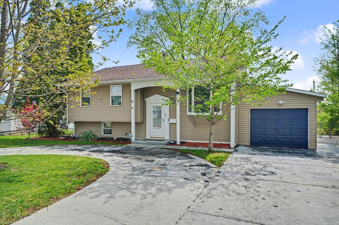 1517 Eastview Ave., Danville, IL 61832