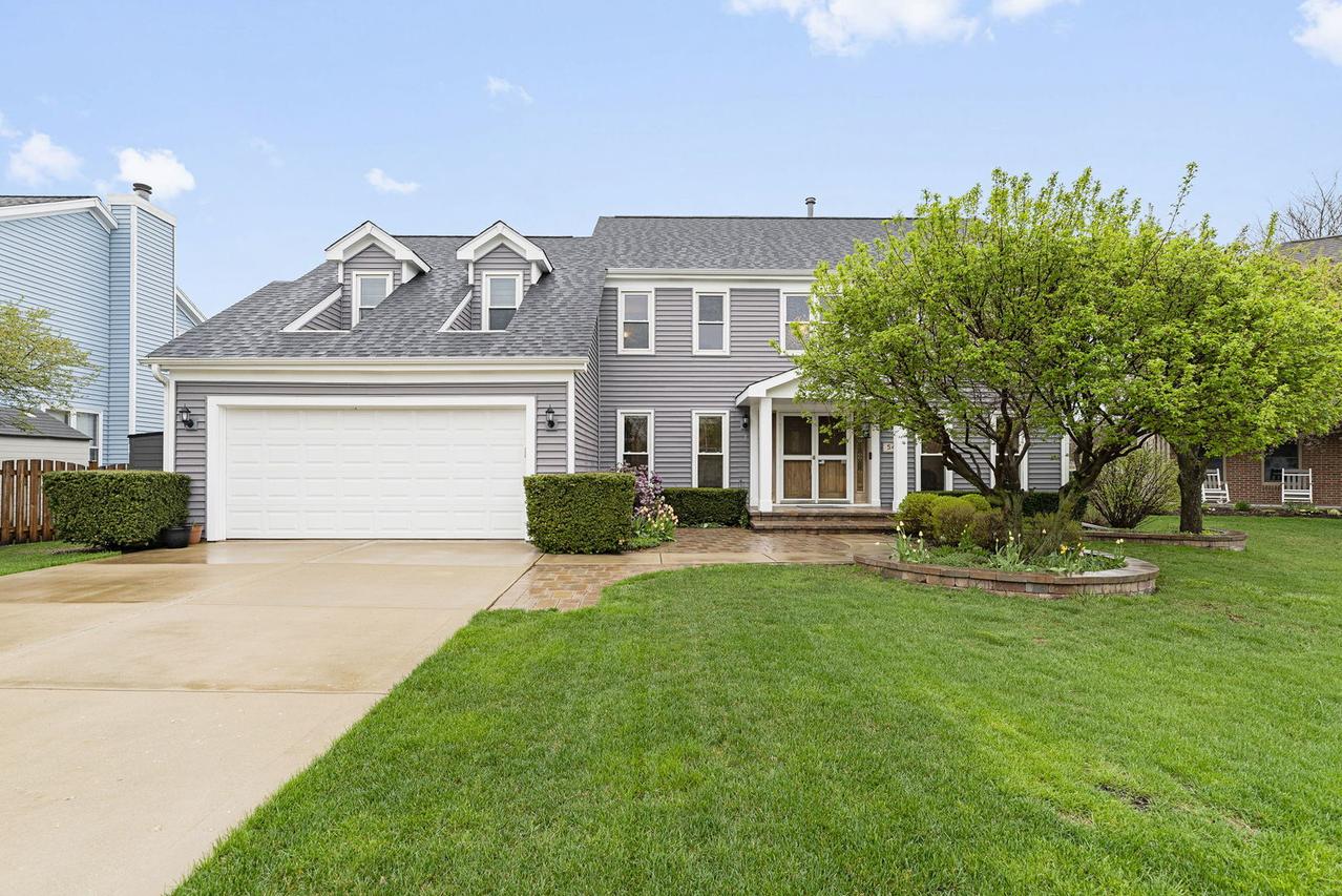 541 Salceda Ln., Mundelein, IL 60060