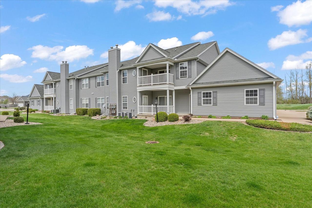 3030 E Stillwater Landing #203, Urbana, IL 61802