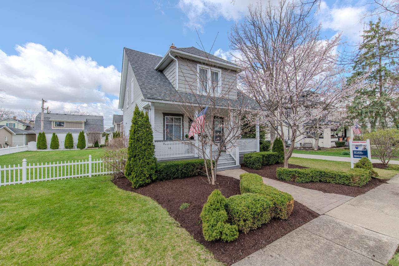 220 Hickory St., Frankfort, IL 60423