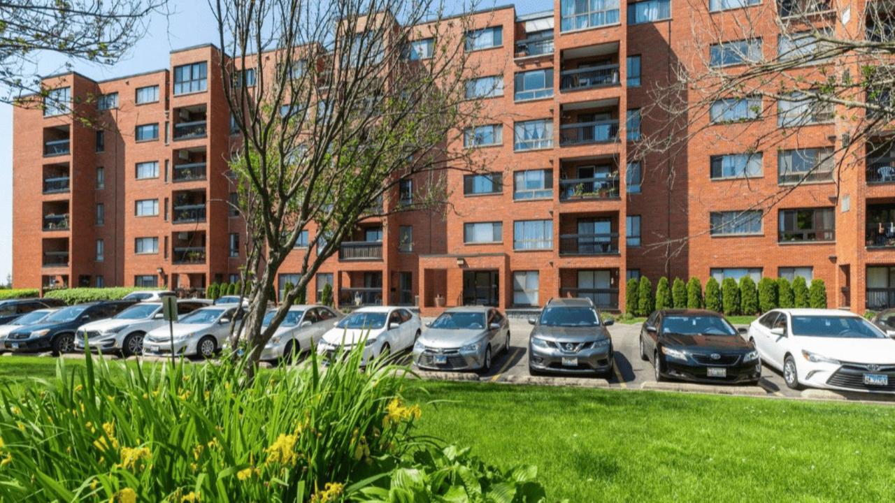 3700 Capri Ct. #206, Glenview, IL 60025