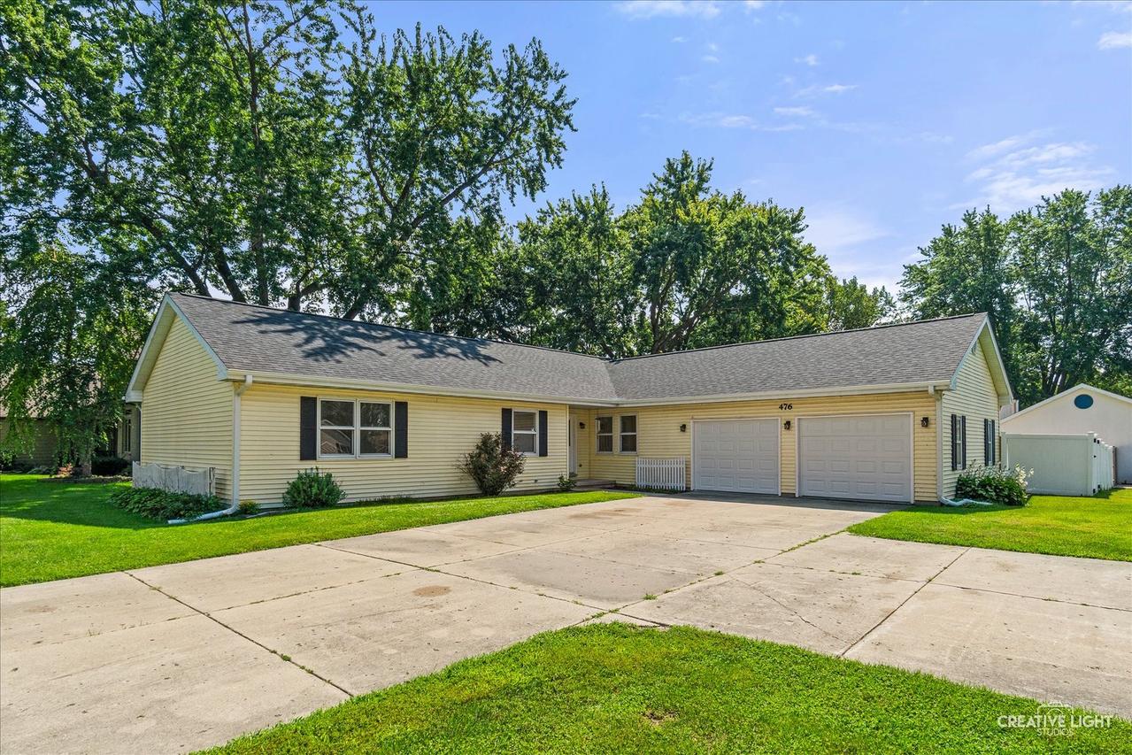 476 Lasalle Dr., Lake Holiday, IL 60552