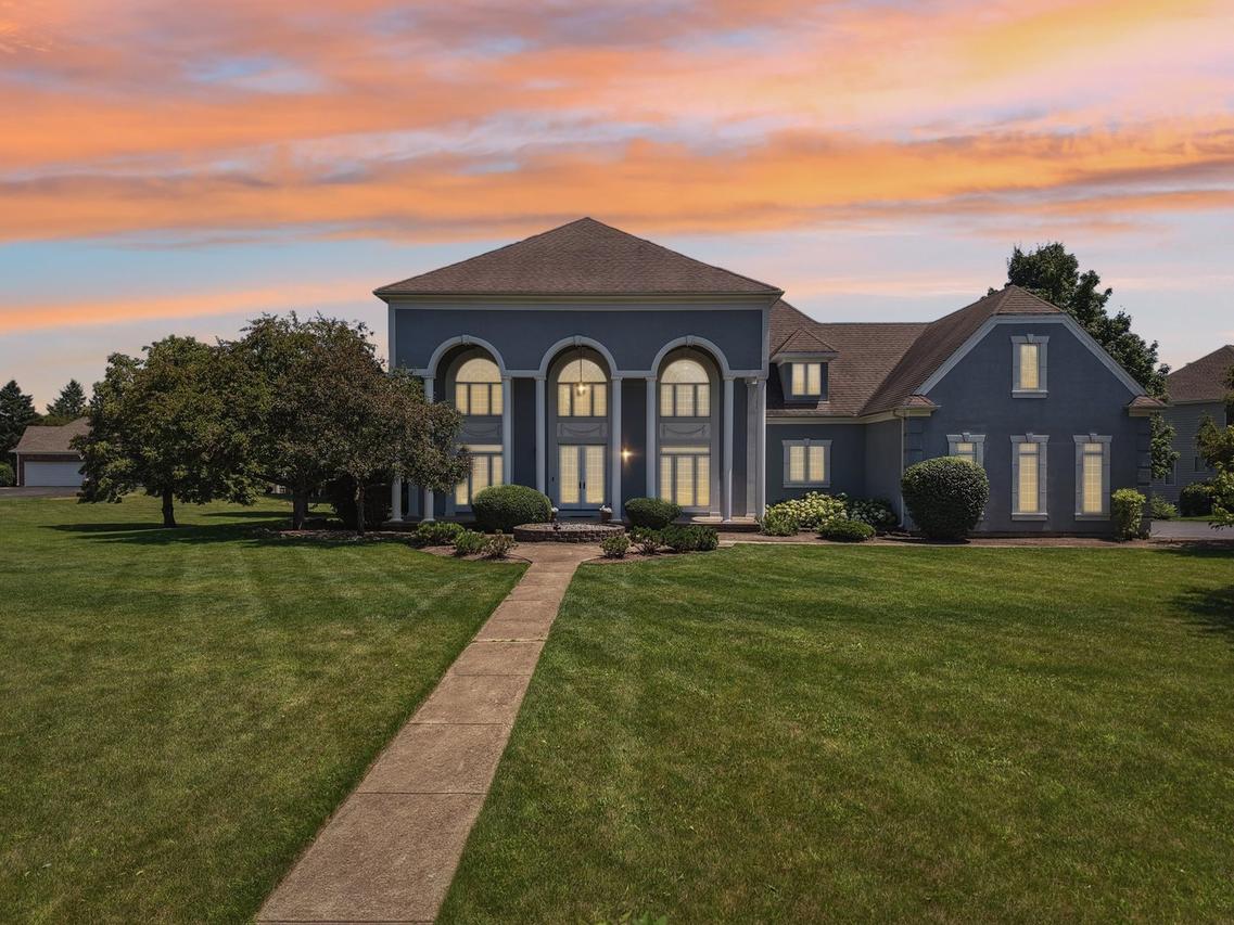 6605 Oakwood Manor Dr., Crystal Lake, IL 60012