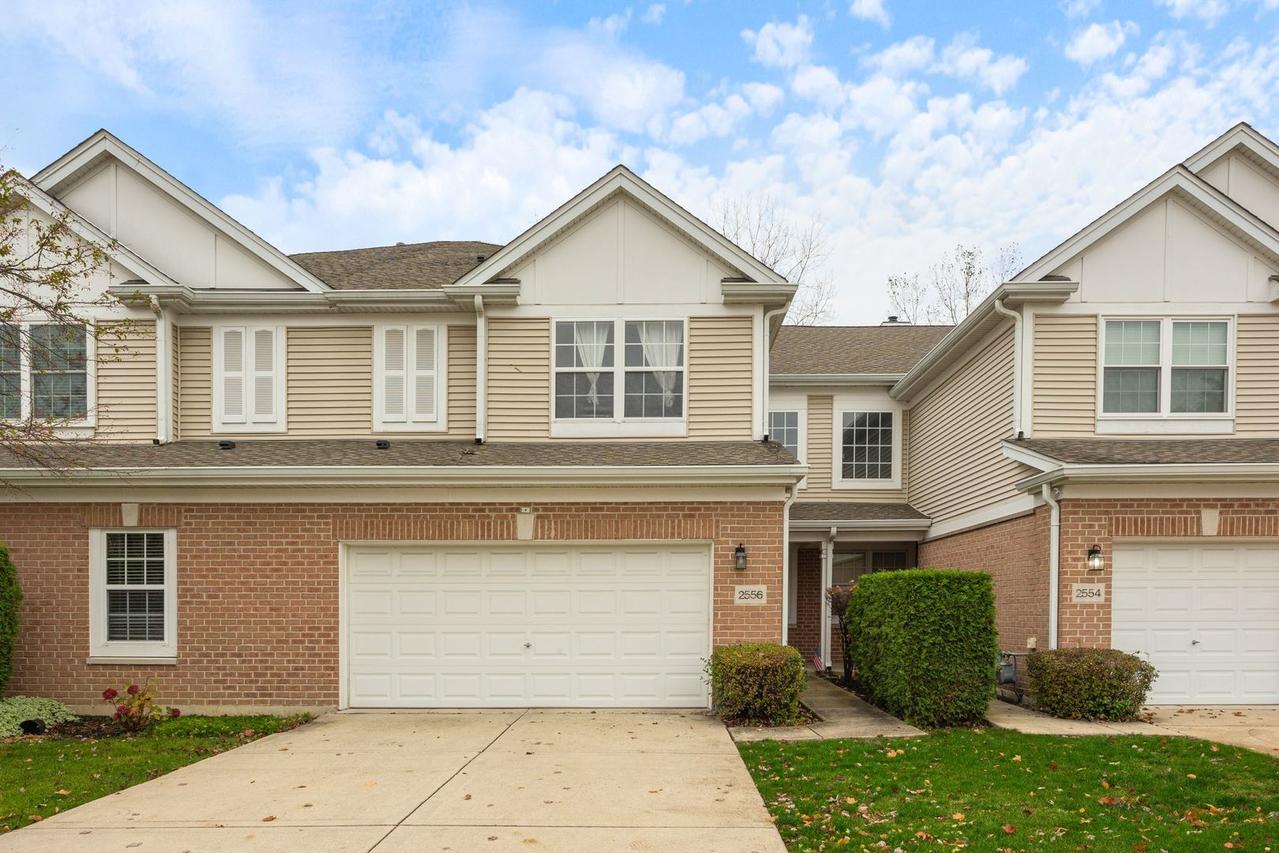2556 Camberley Cir. #2-813, Westchester, IL 60154