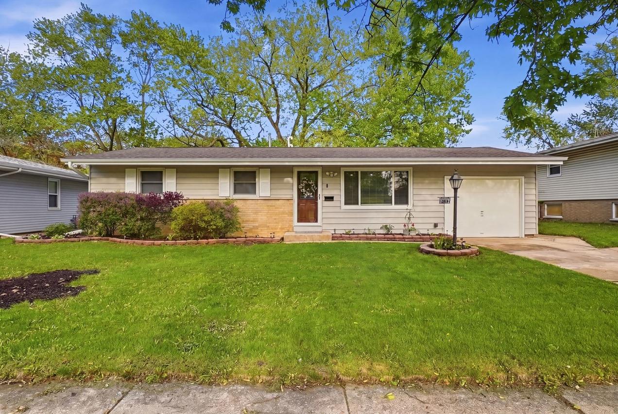 18847 Greenbay Ave., Lansing, IL 60438