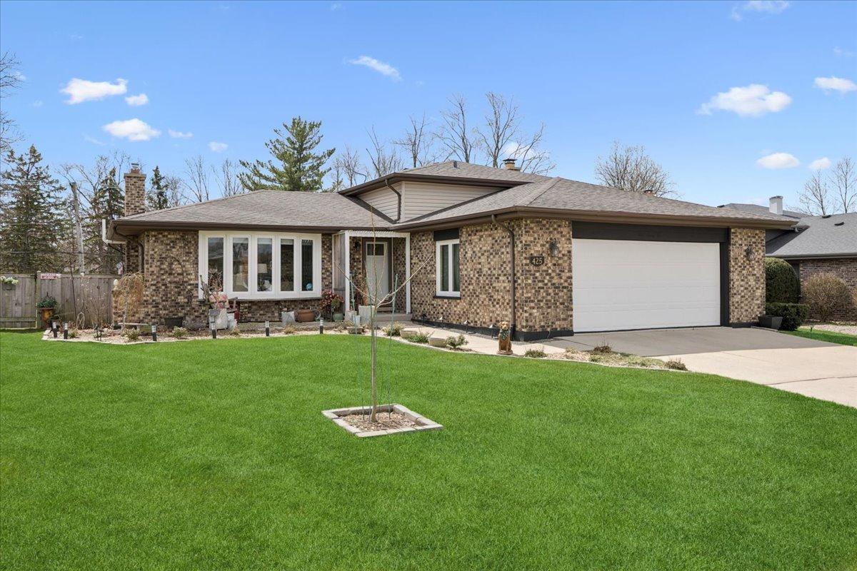 425 79th St., Willowbrook, IL 60527