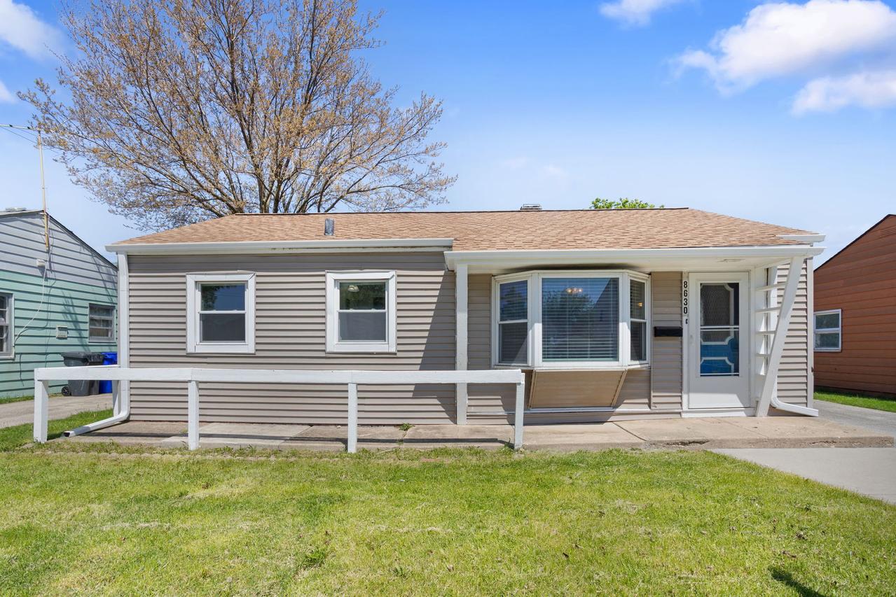 8630 45th St., Lyons, IL 60534