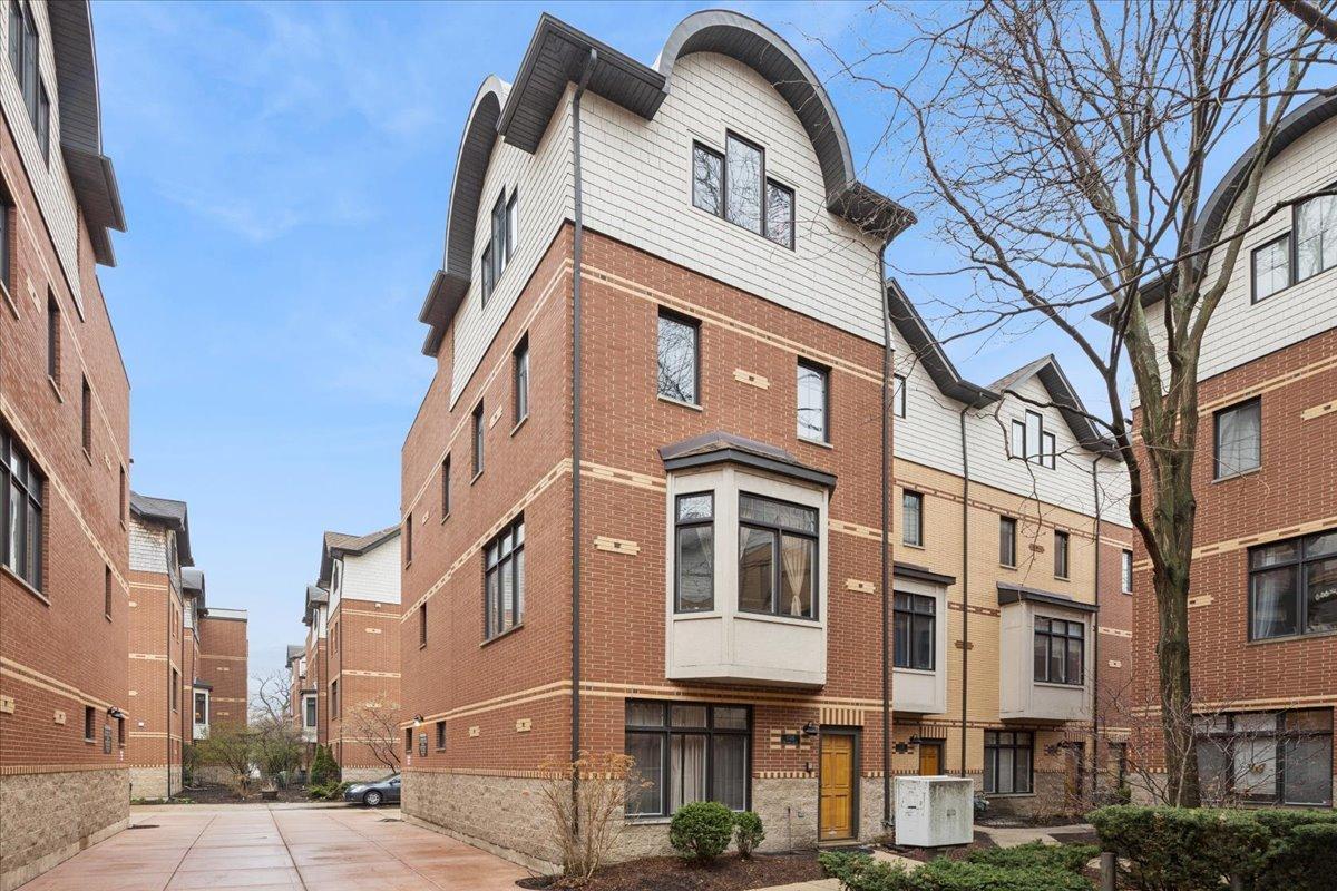 1026 Baldwin Ln., Oak Park, IL 60302