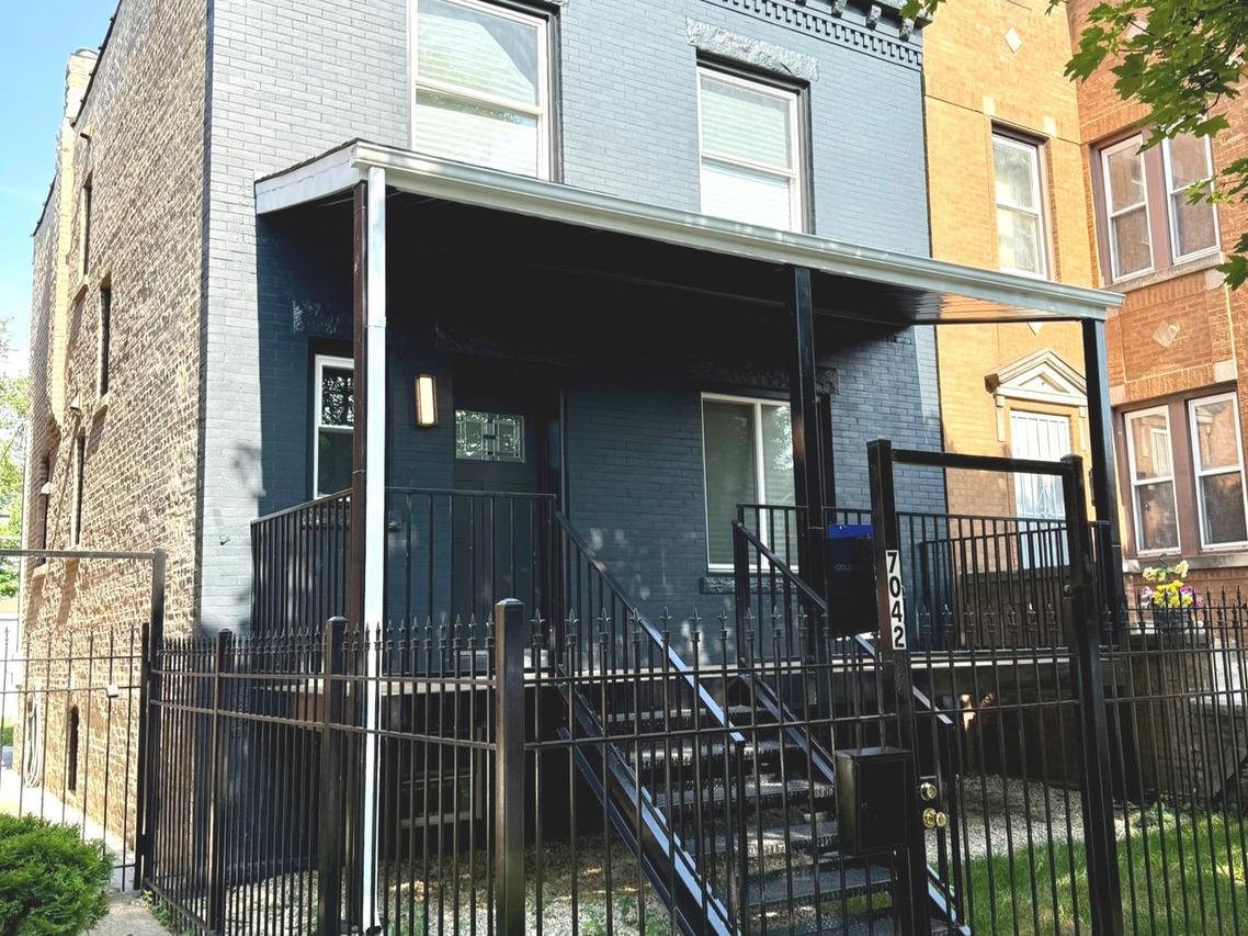 7042 S Eberhart Ave., Chicago, IL 60637