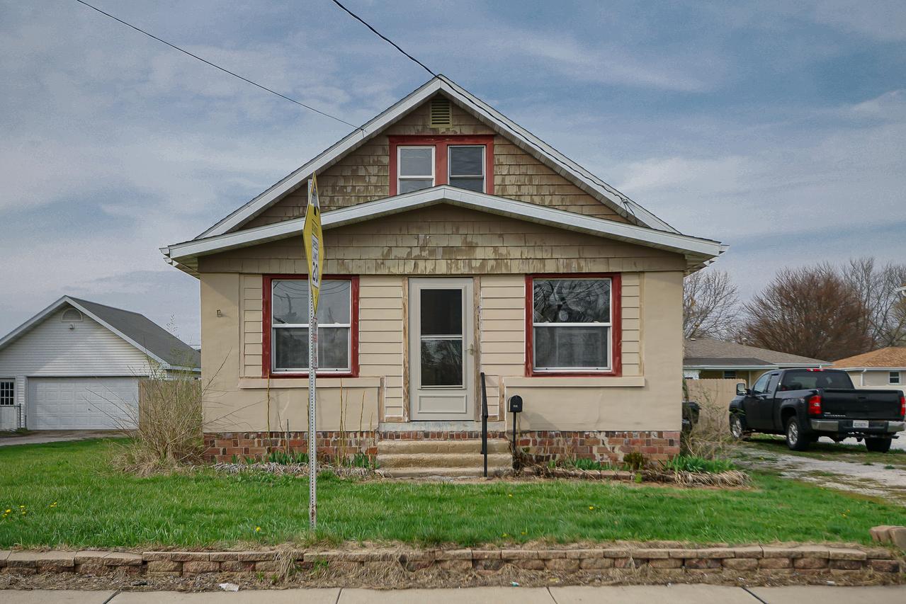 711 Peoria St., Washington, IL 61571
