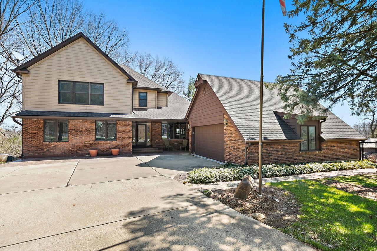 8N999 Corron Rd., Elgin, IL 60124