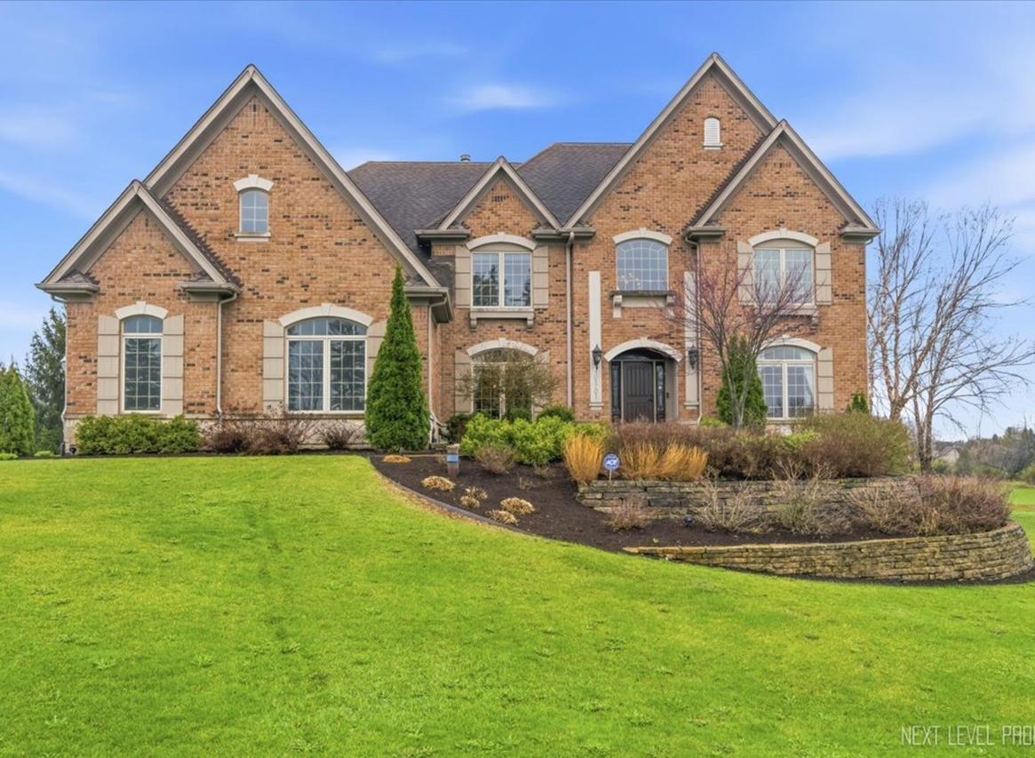 40W701 Willowbrook Ct., St. Charles, IL 60175