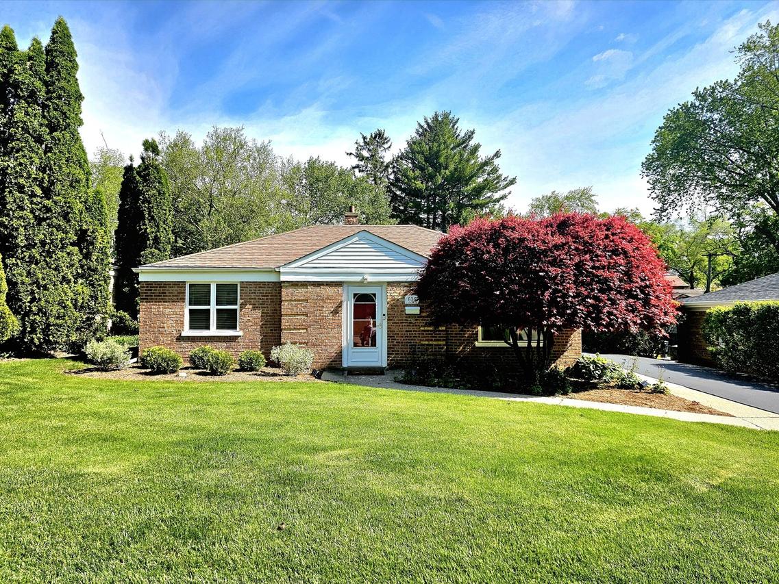 636 E Rockland Rd., Libertyville, IL 60048
