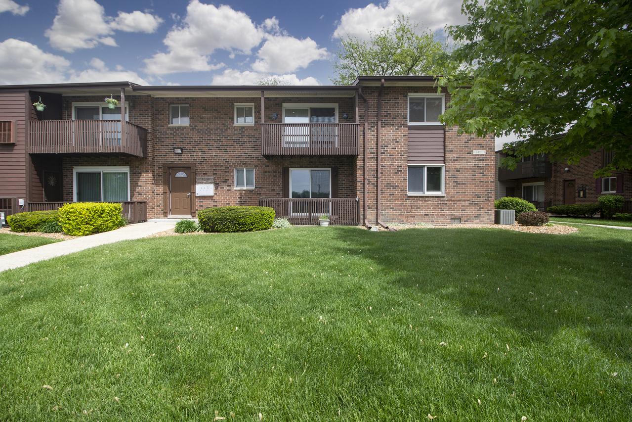 18079 Live Oak Ct. #1616, Tinley Park, IL 60477