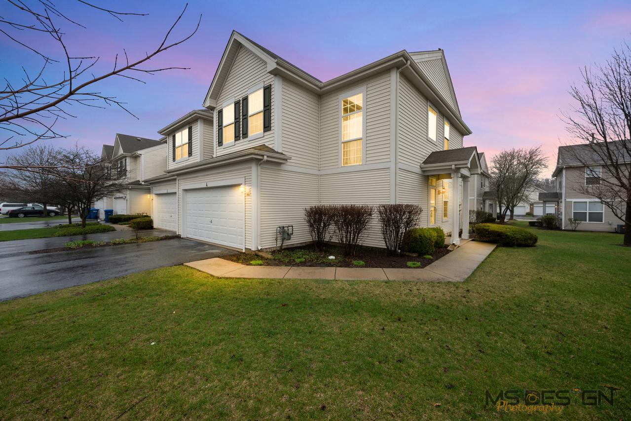 1531 Legacy Dr. #4, Dekalb, IL 60115