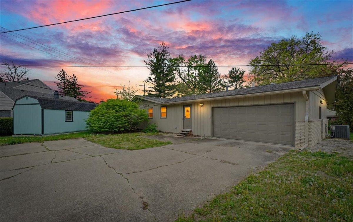 10 O Connor Ct., Champaign, IL 61821