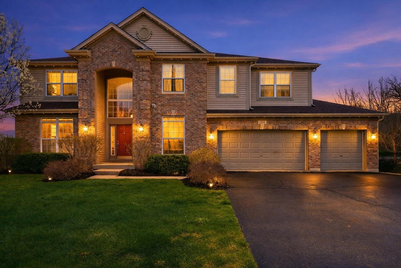 1181 Silver Lake Ct., Pingree Grove, IL 60140