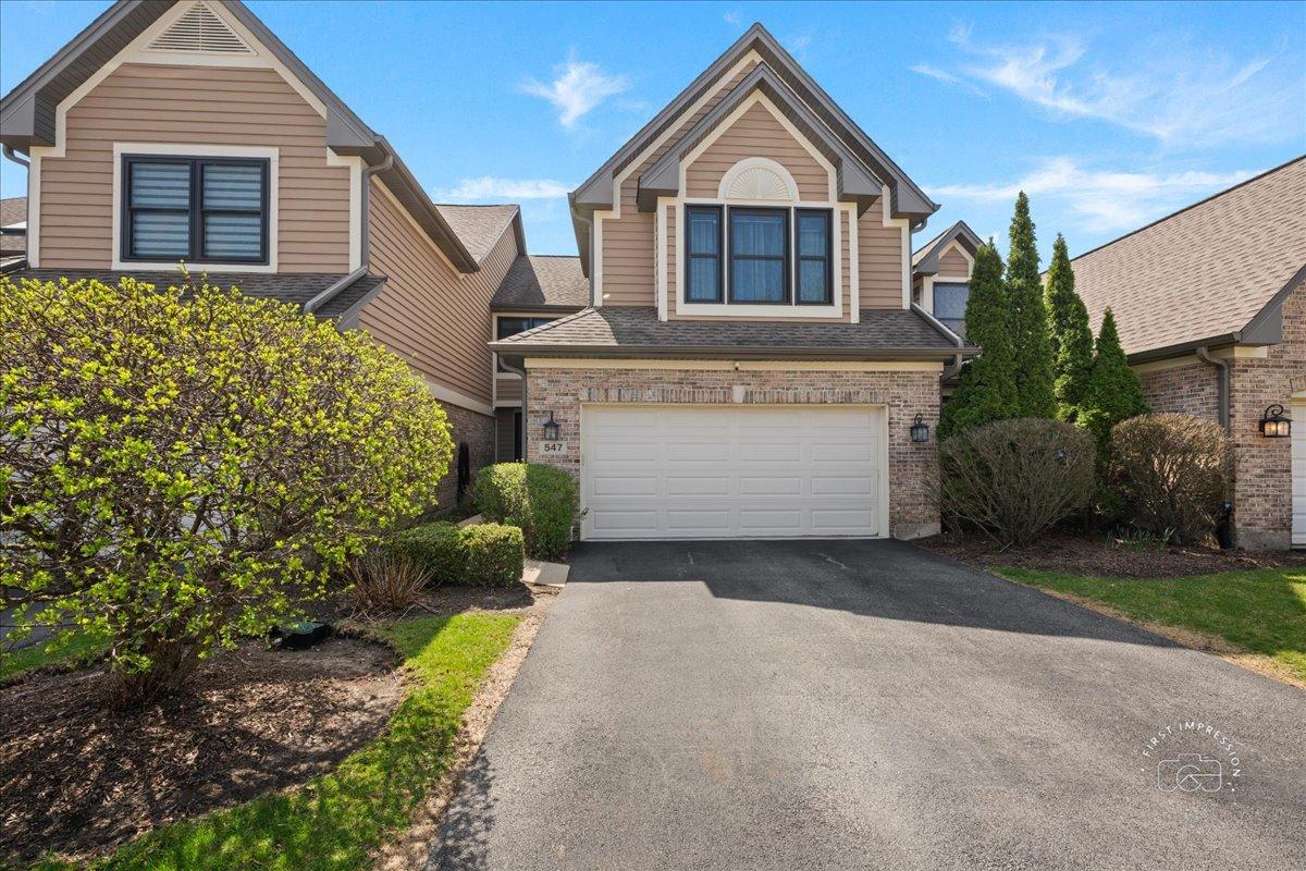 547 Rosebud Dr., Lombard, IL 60148