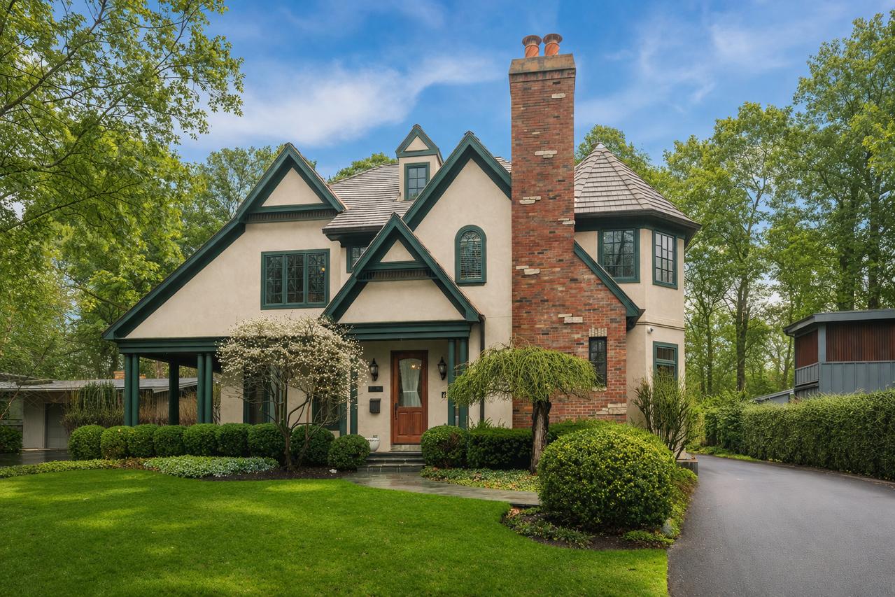 338 E Witchwood Ln., Lake Bluff, IL 60044