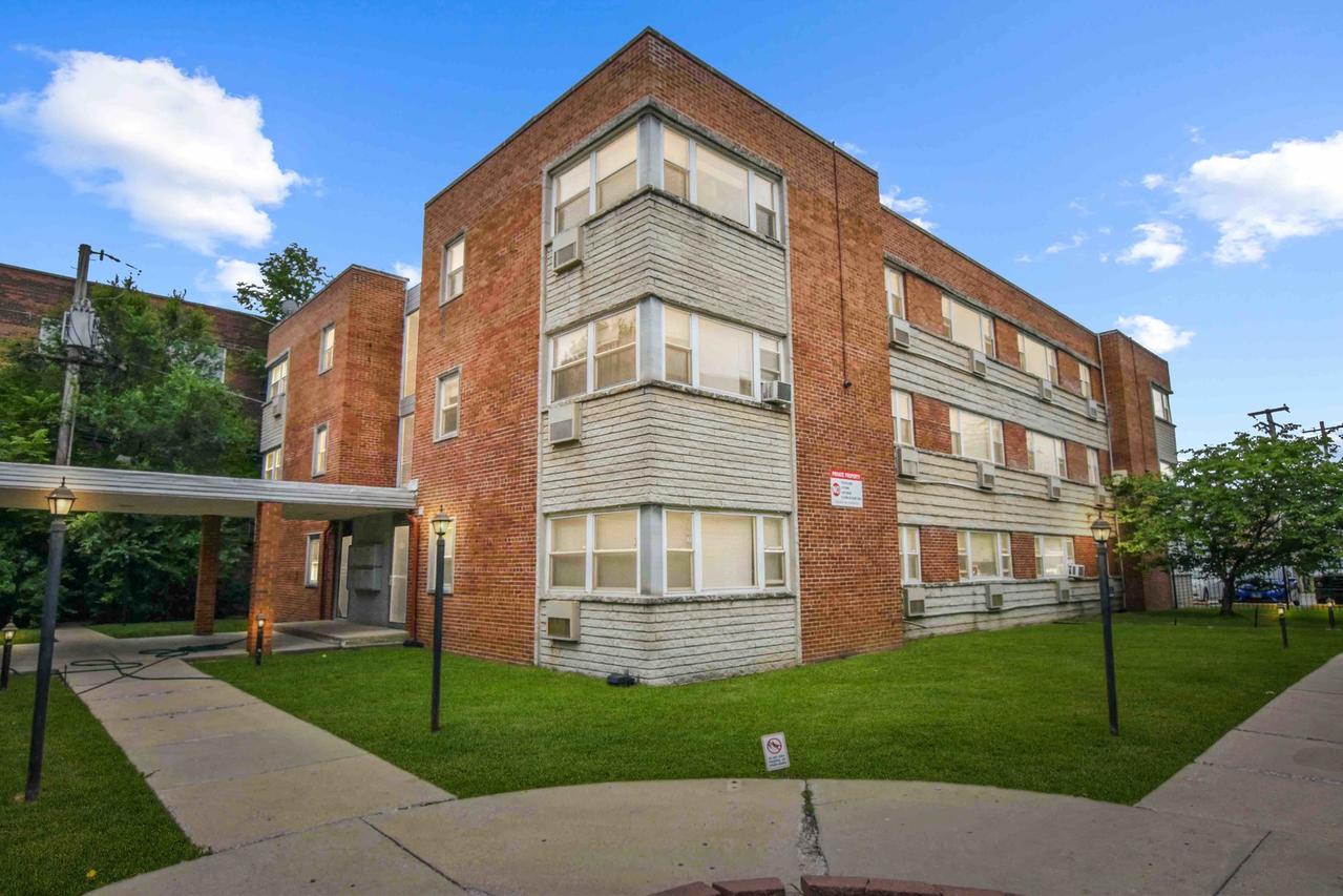 2409 W Balmoral Ave. #2A, Chicago, IL 60625