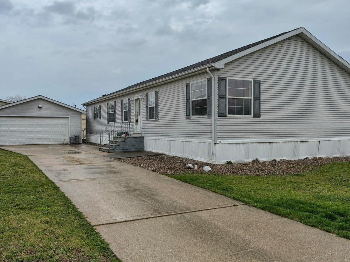 18 Eagle Ln., Beecher, IL 60401