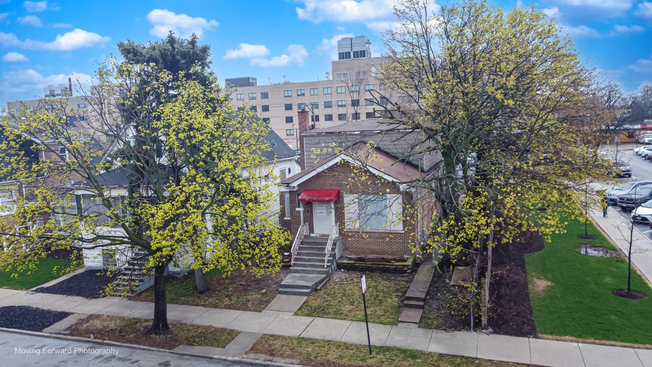 2313 E 92nd St., Chicago, IL 60617