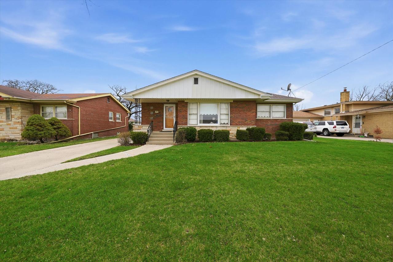 834 N Maple Dr., Chicago Heights, IL 60411