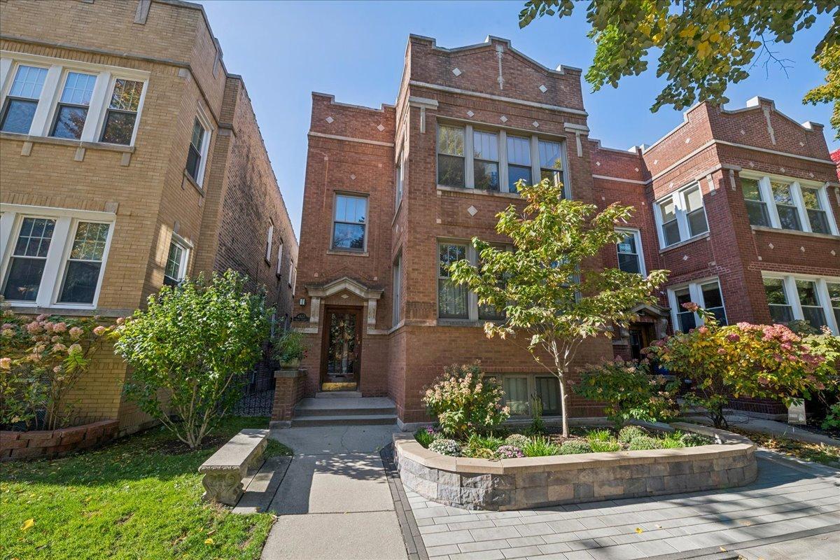 4822 N Leavitt St., Chicago, IL 60625