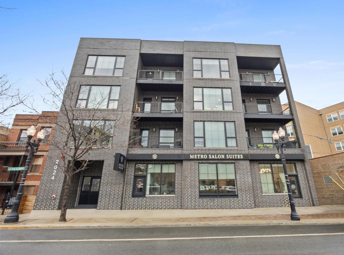 2024 W Irving Park Rd. #302, Chicago, IL 60618