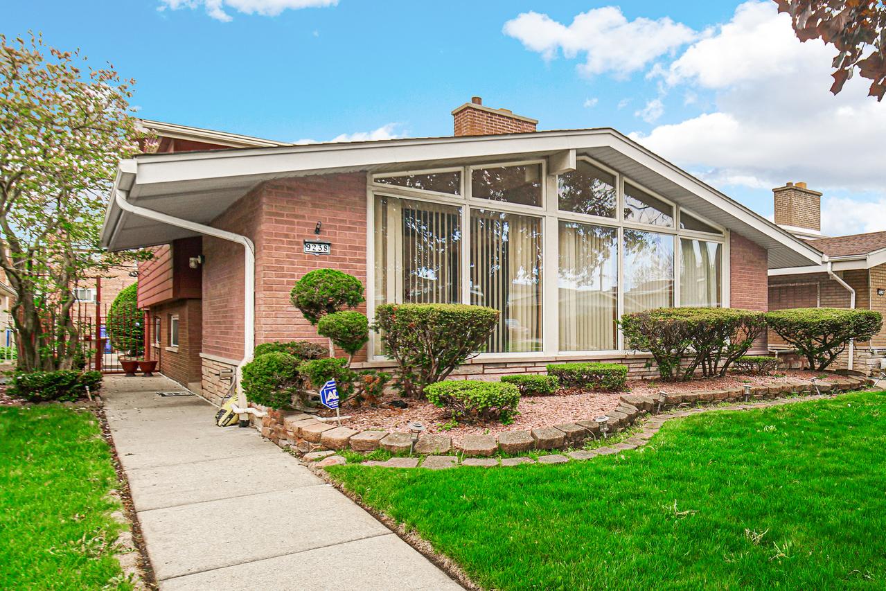 9238 S Constance Ave., Chicago, IL 60617