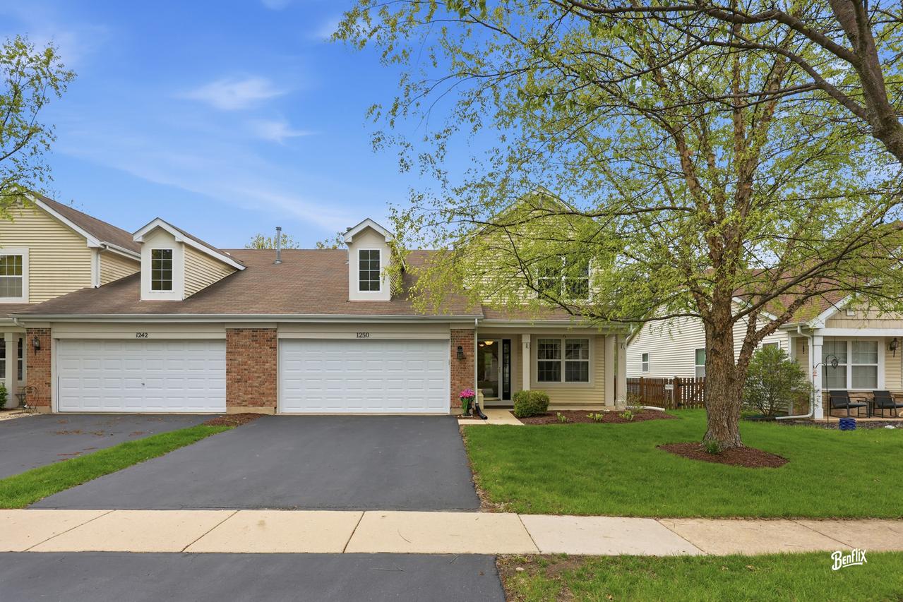 1250 Promontory Dr., Pingree Grove, IL 60140