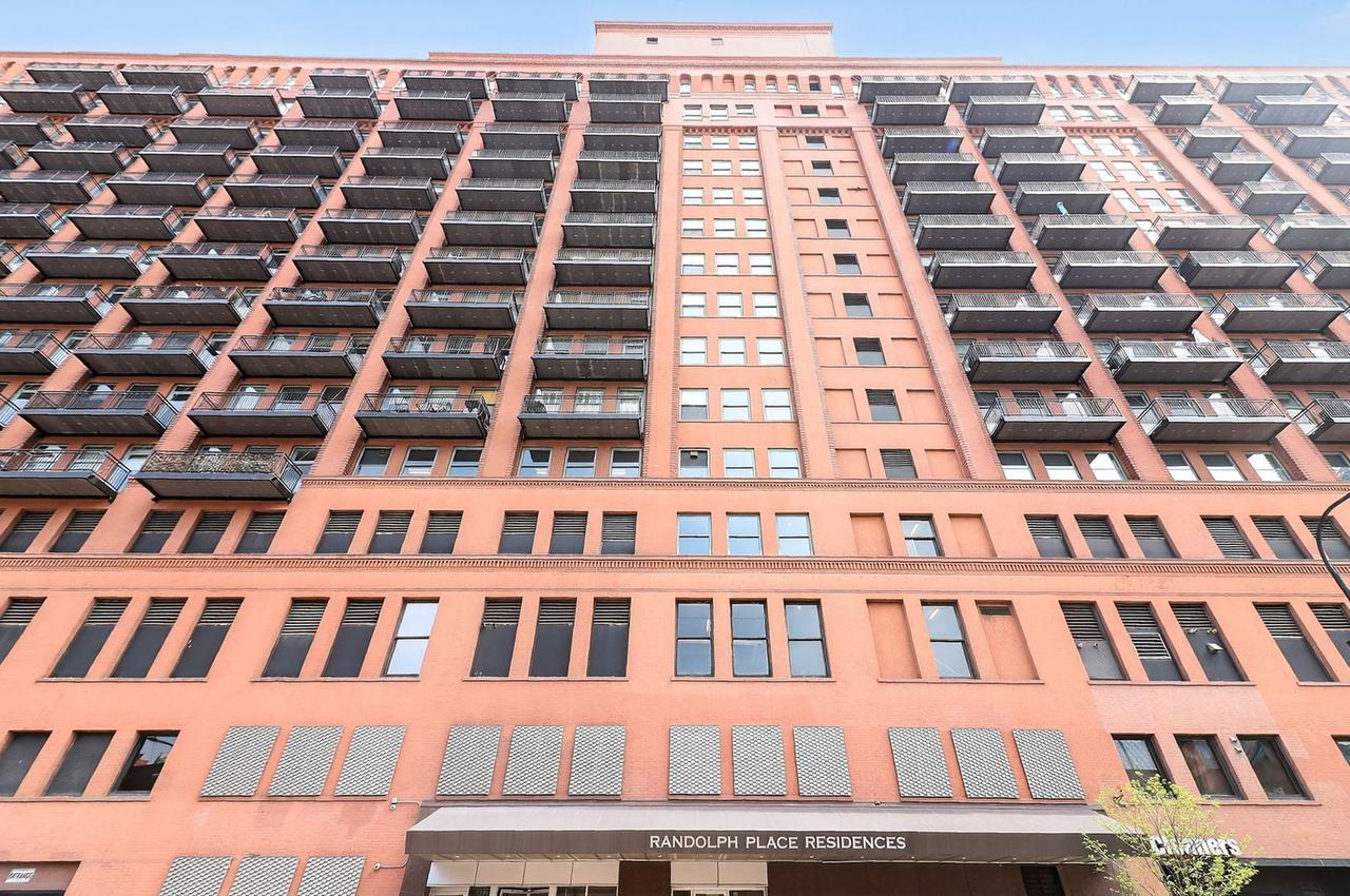 165 N Canal St. #1129, Chicago, IL 60606