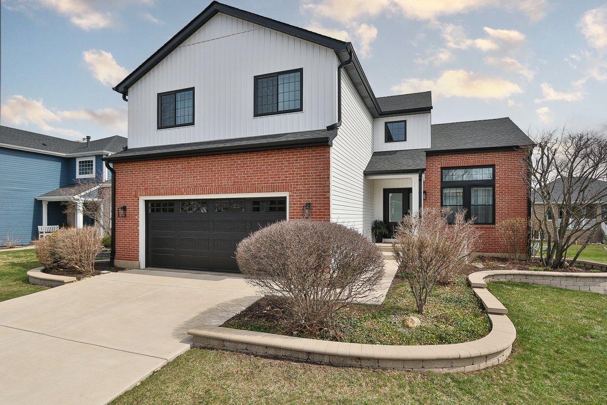 9015 Hillcrest Ln., Woodridge, IL 60517