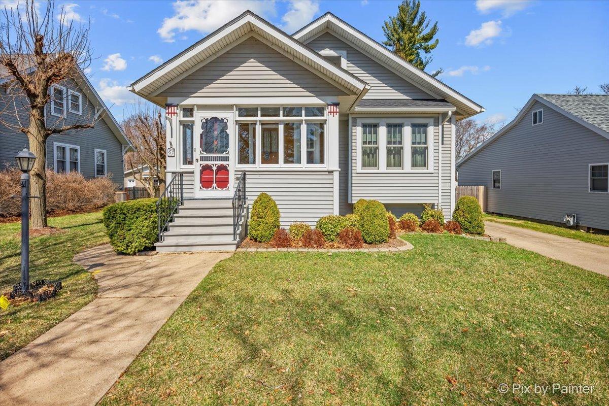 92 Hawley Ave., West Dundee, IL 60118
