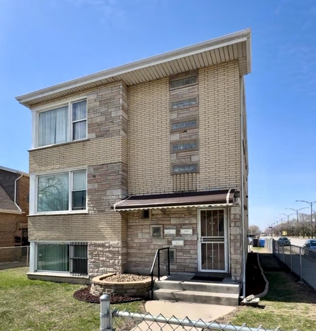 7900 S Richmond St., Chicago, IL 60652