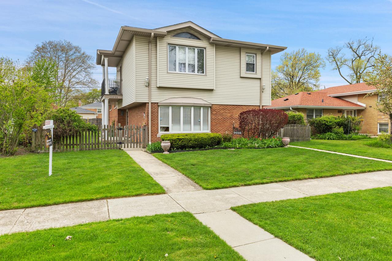 9226 Kilbourn Ave., Skokie, IL 60076