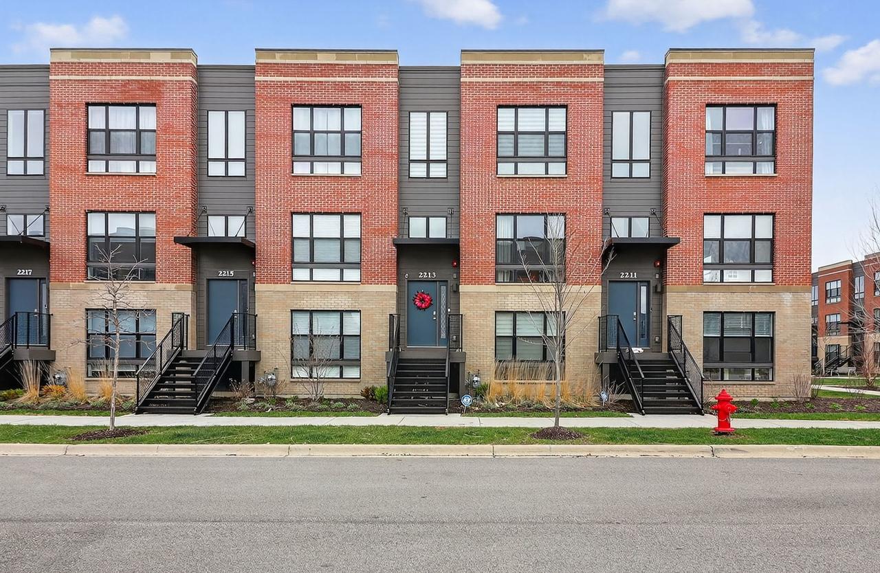 2213 Venture Dr., Schaumburg, IL 60173