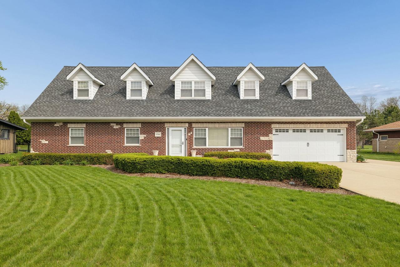 17546 Woodbrook Ln., Lockport, IL 60441