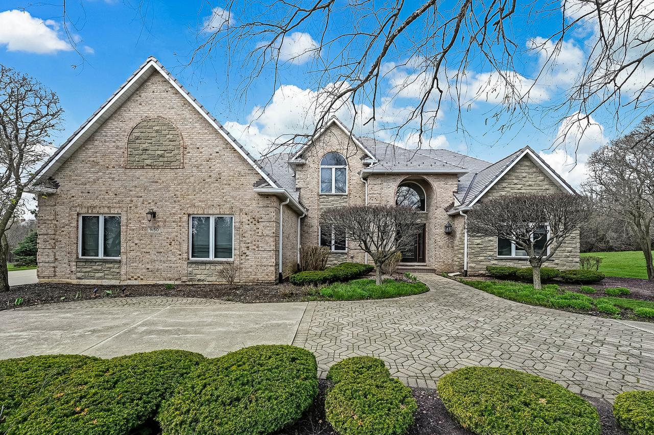 9150 Falling Waters Dr., Burr Ridge, IL 60527