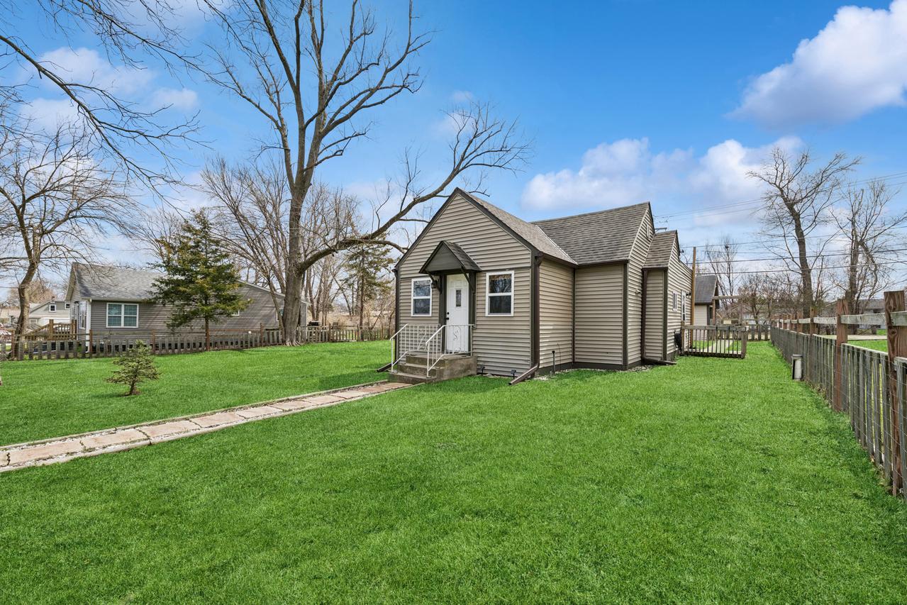 5313 Cleveland Dr., Mchenry, IL 60050