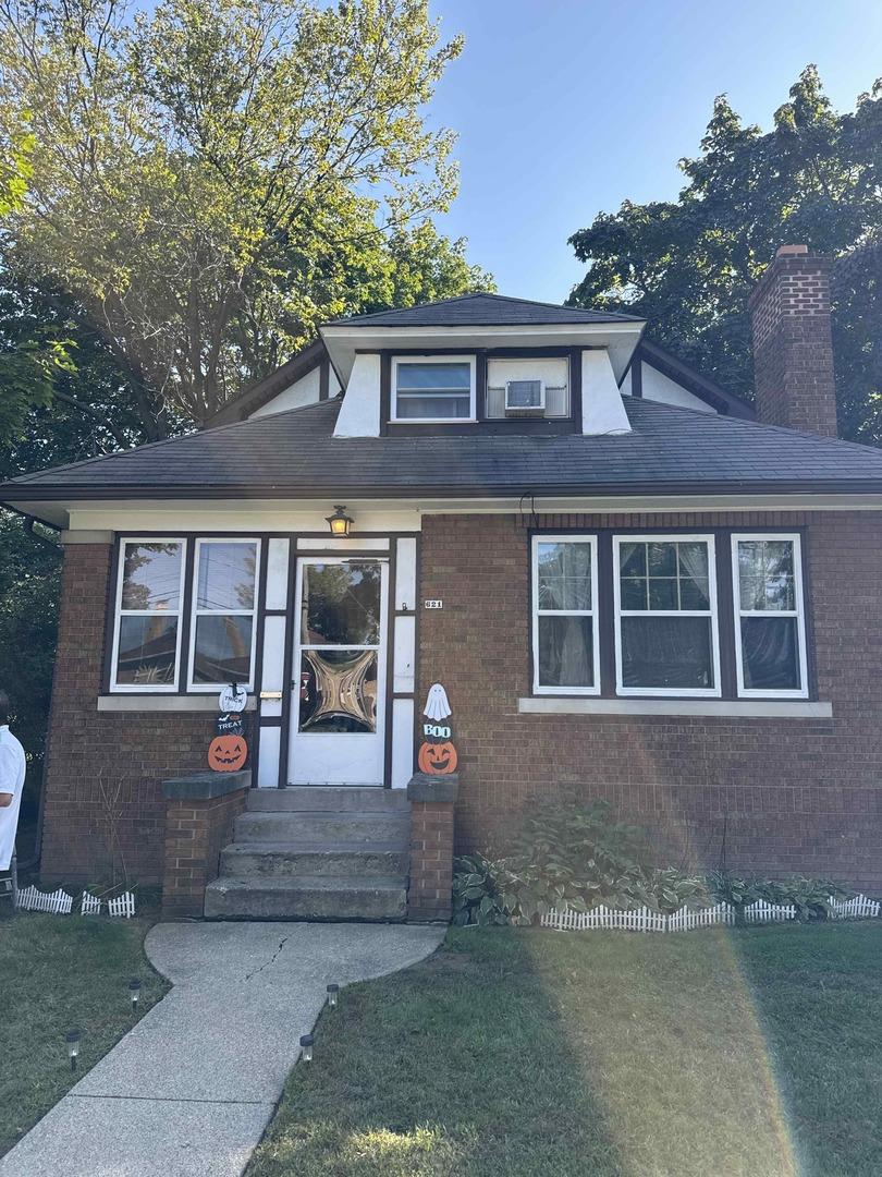621 W Keith Ave., Waukegan, IL 60085