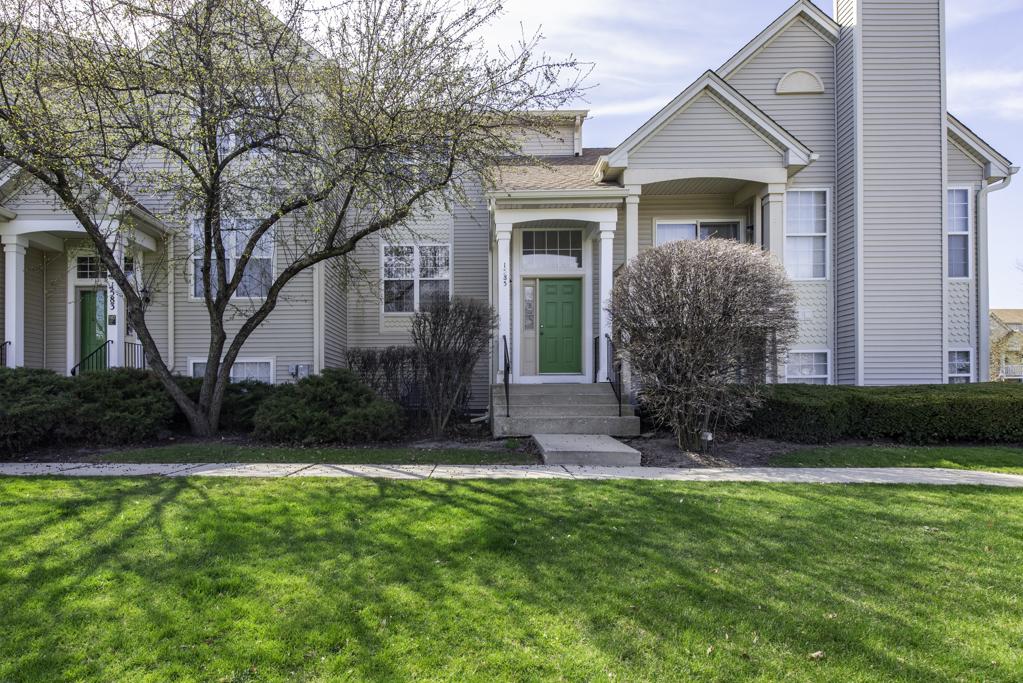 1585 Spencer Ct., Gurnee, IL 60031