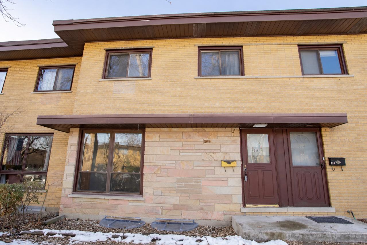 612 Maple Ct., Mount Prospect, IL 60056