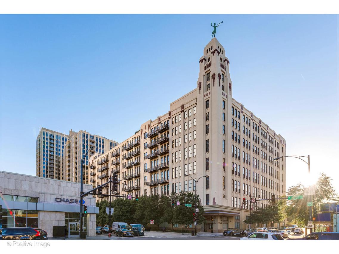 758 N Larrabee St. #514, Chicago, IL 60654