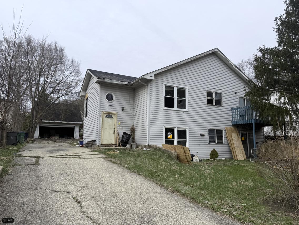 258-260 Ann St., Elgin, IL 60120