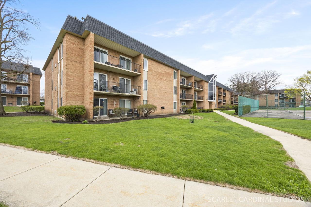 1056 N Mill St. #201, Naperville, IL 60563