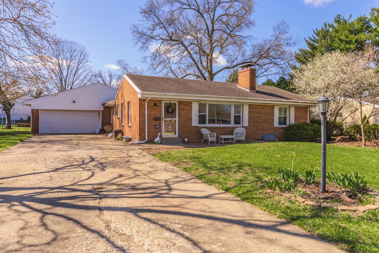 1903 Croxton Ave., Bloomington, IL 61701