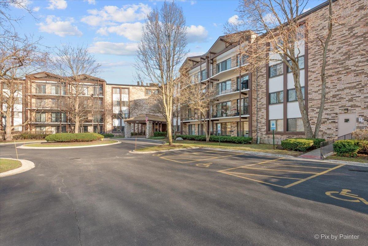 1400 N Yarmouth Pl. #416, Mount Prospect, IL 60056