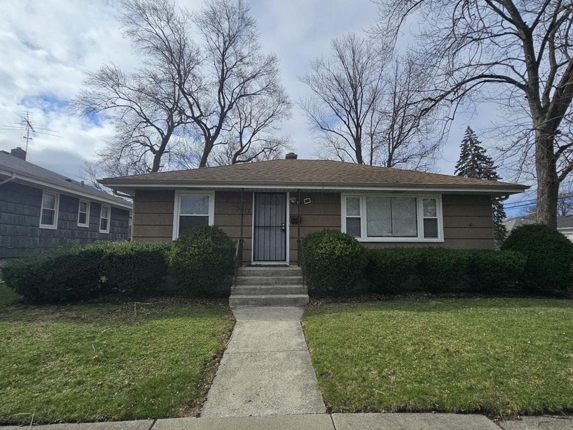 3617 Monroe St., Lansing, IL 60438