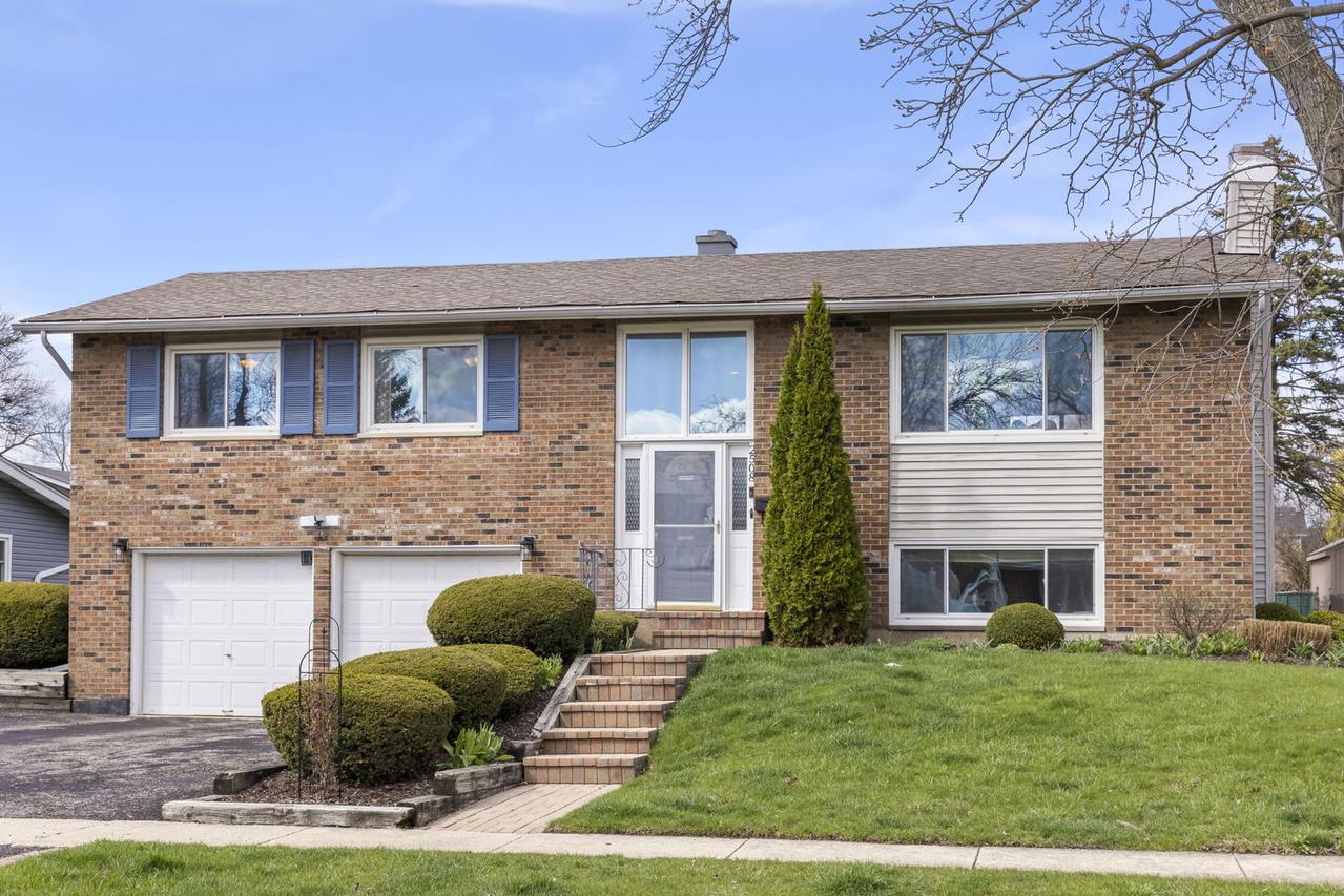 2508 Stonewall Ave., Woodridge, IL 60517